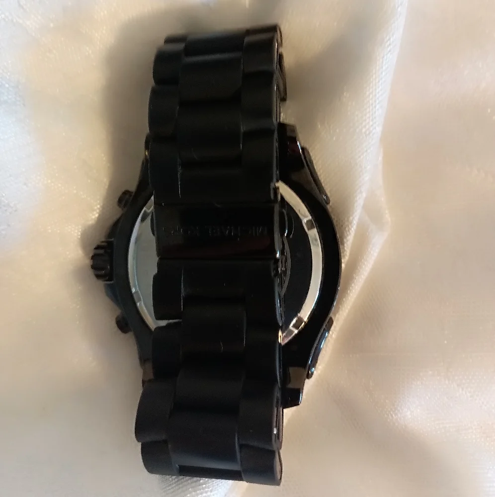Michael Kors MK8211 black silicone oversized Chronograph men's watch
